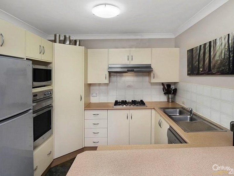 3 Wixstead Close, Point Clare NSW 2250