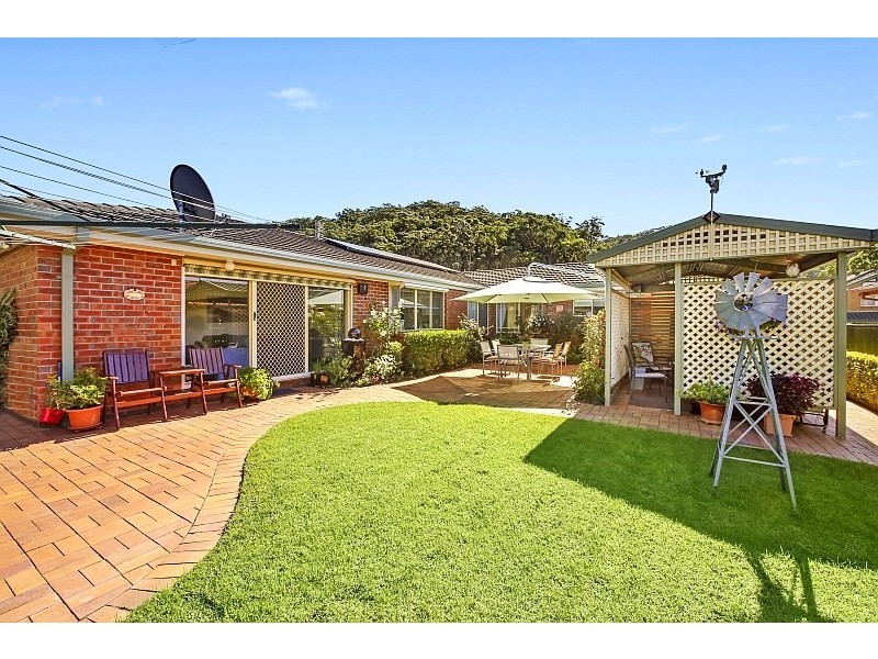 19 Singleton Road, Point Clare NSW 2250