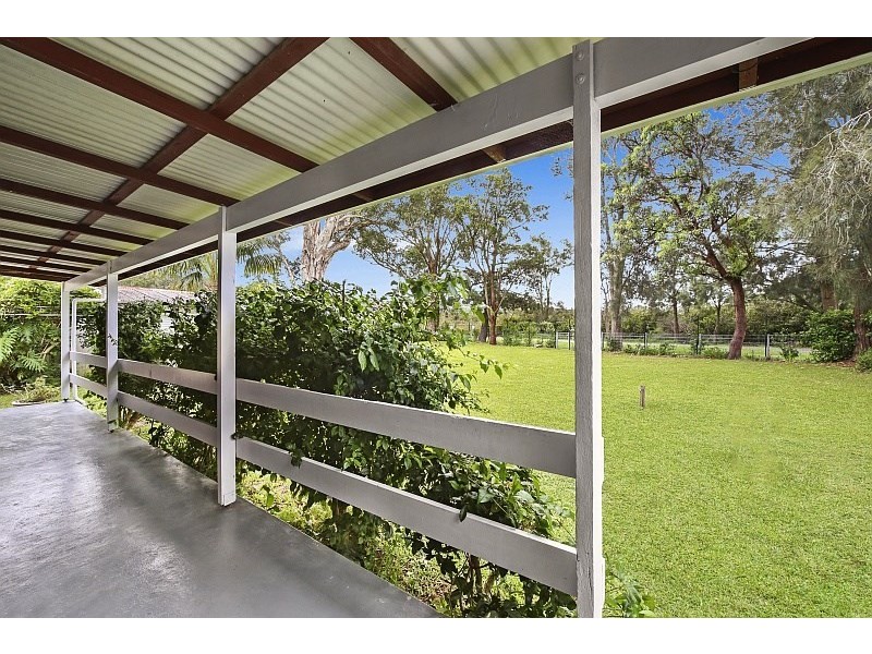 35 Bayline Drive, Point Clare NSW 2250