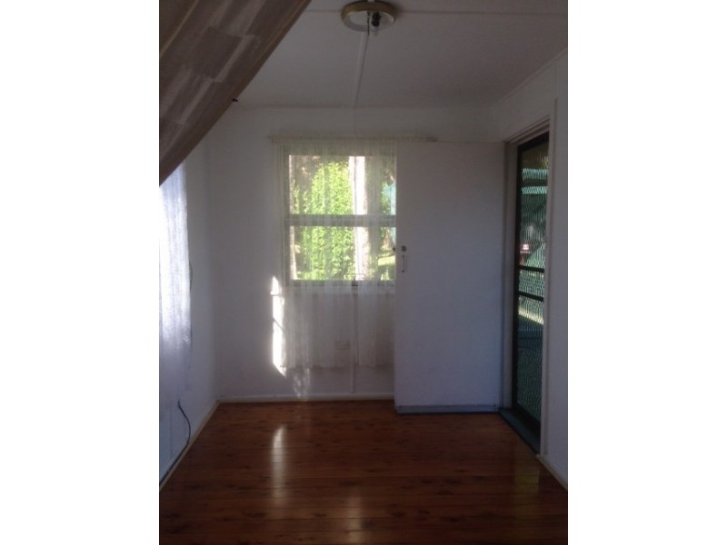 221 Brisbane Water Drive, Point Clare NSW 2250