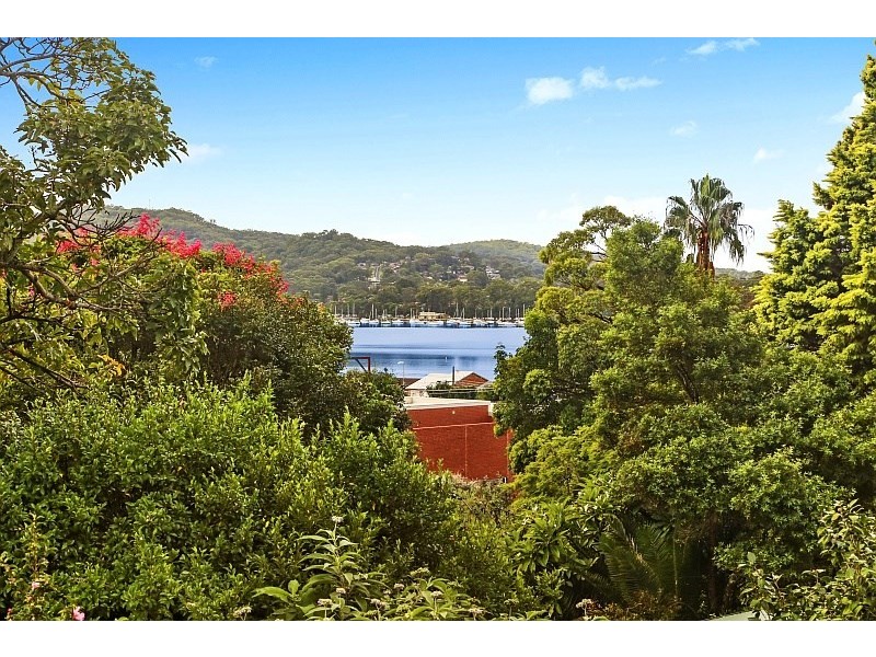 24 Nioka Avenue, Point Clare NSW 2250