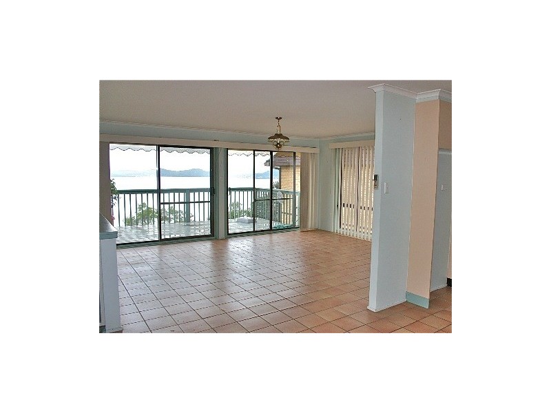 18 Sandstone Crescent, Tascott NSW 2250