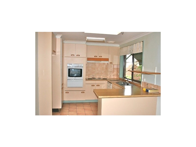 18 Sandstone Crescent, Tascott NSW 2250