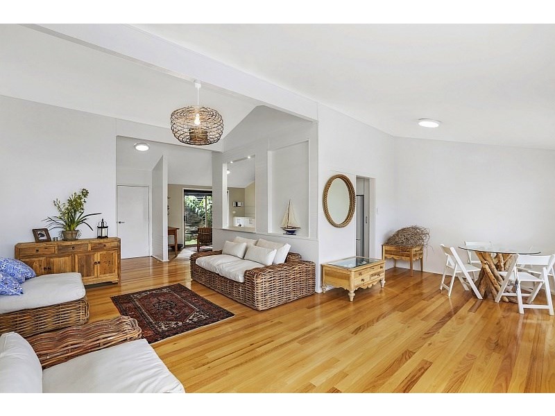 27 Sandstone Crescent, Tascott NSW 2250