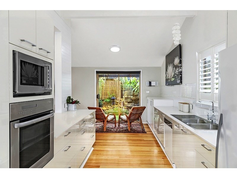 27 Sandstone Crescent, Tascott NSW 2250