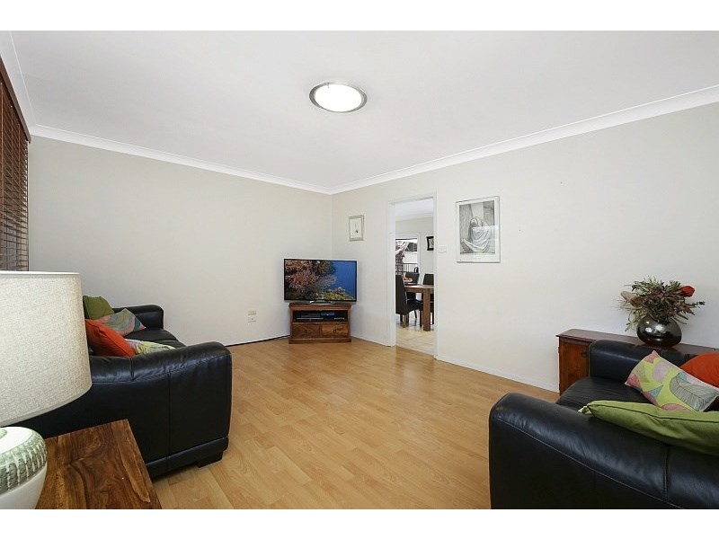 16 Sunshine Drive, Point Clare NSW 2250