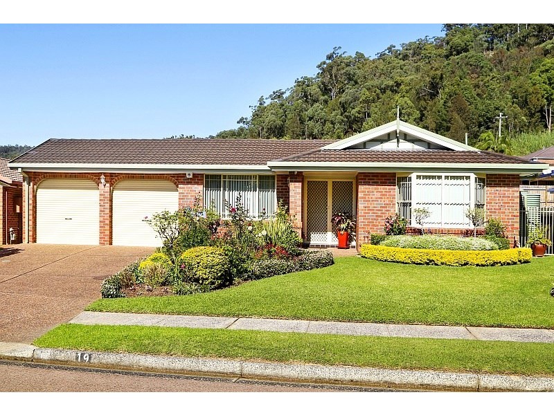 19 Singleton Road, Point Clare NSW 2250