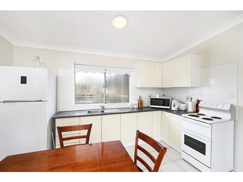 4 Blue Waters Parade, Tascott NSW 2250