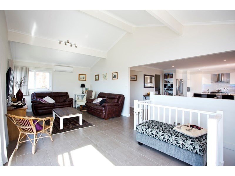 10 Sublime Point Avenue, Tascott NSW 2250