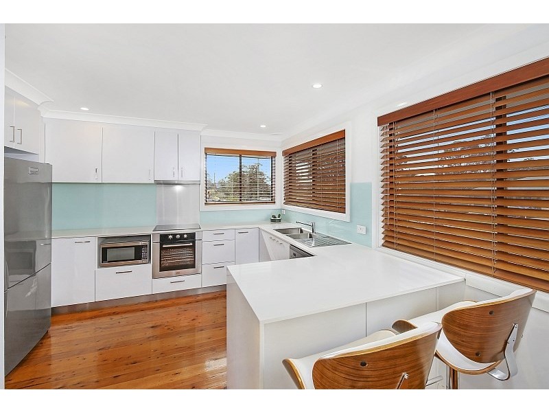 19 Sunnyside Avenue, Point Clare NSW 2250