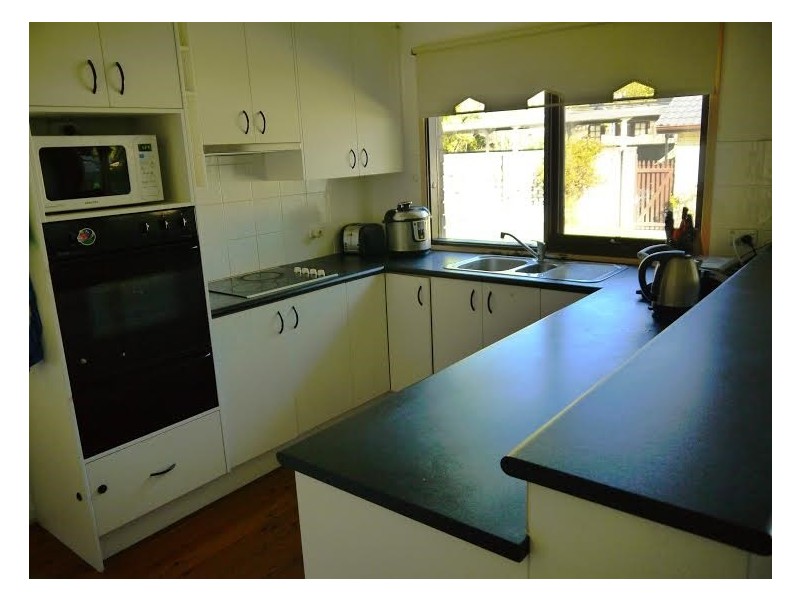 1 Bayline Drive, Point Clare NSW 2250