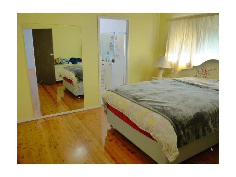 1 Bayline Drive, Point Clare NSW 2250