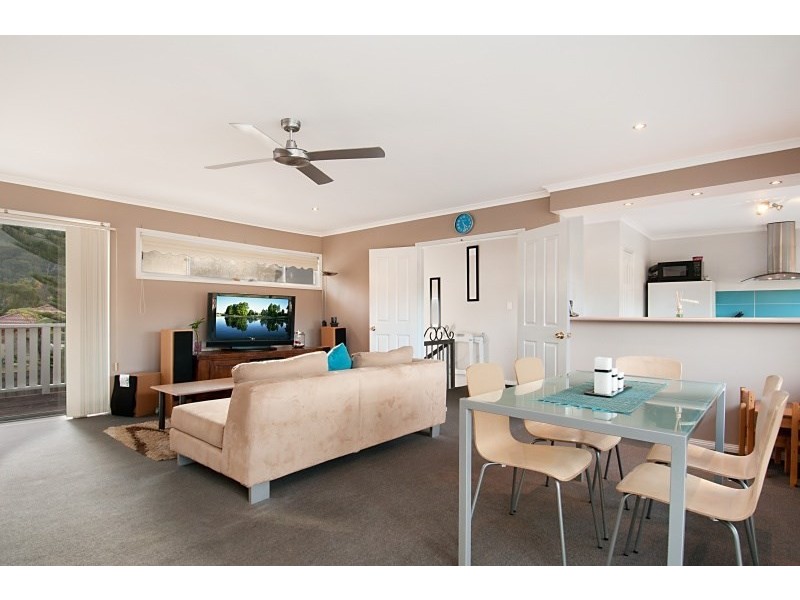 6 Dolphin Street, Tascott NSW 2250