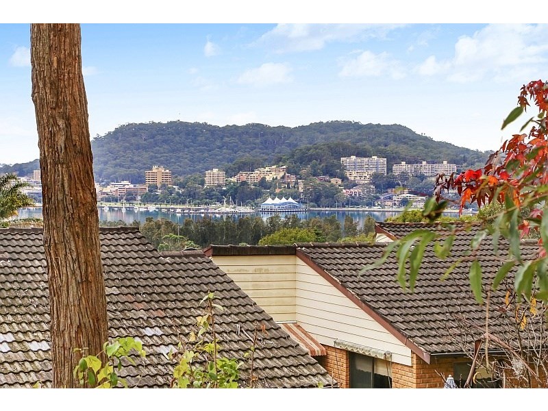 29 Fiona Street, Point Clare NSW 2250