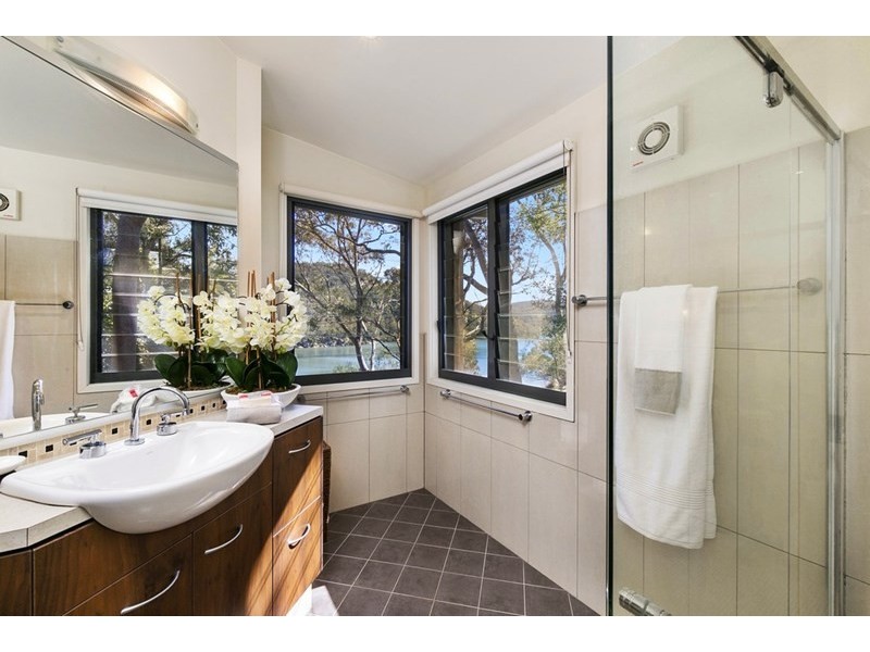 74 Point Road, Mooney Mooney NSW 2083