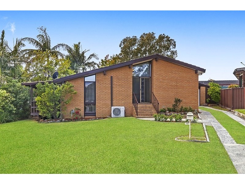 13 Matthews Parade, Point Clare NSW 2250