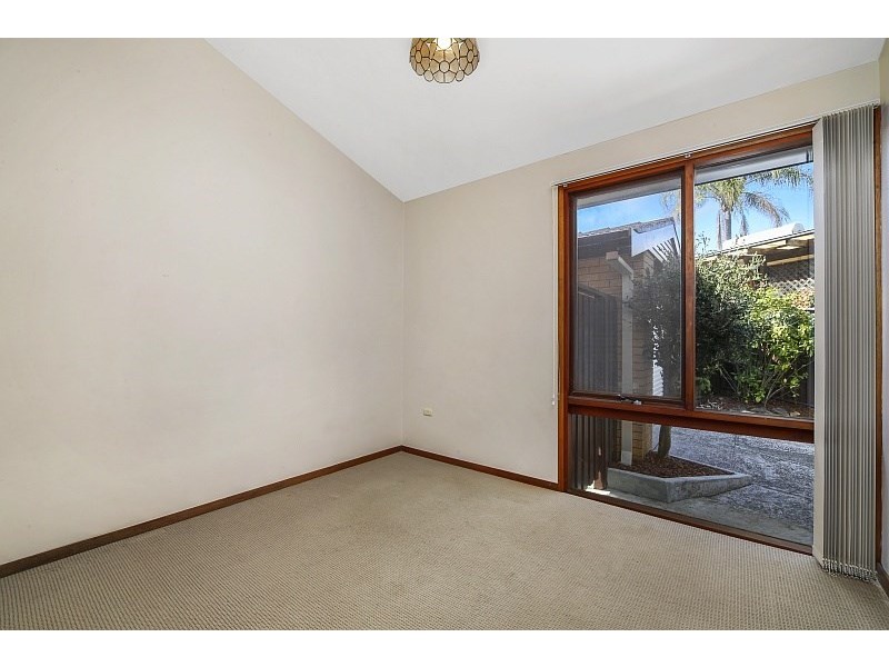 13 Matthews Parade, Point Clare NSW 2250