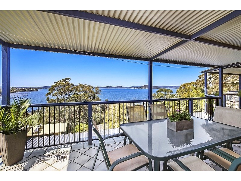 11 Sandstone Crescent, Tascott NSW 2250