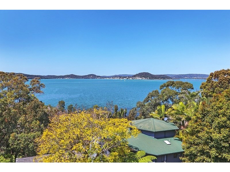 11 Sandstone Crescent, Tascott NSW 2250