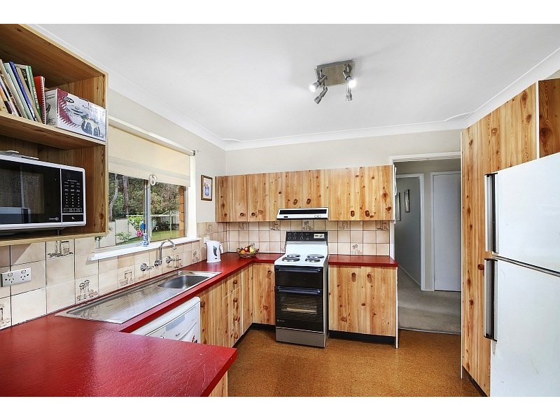 39 Wendy Drive, Point Clare NSW 2250