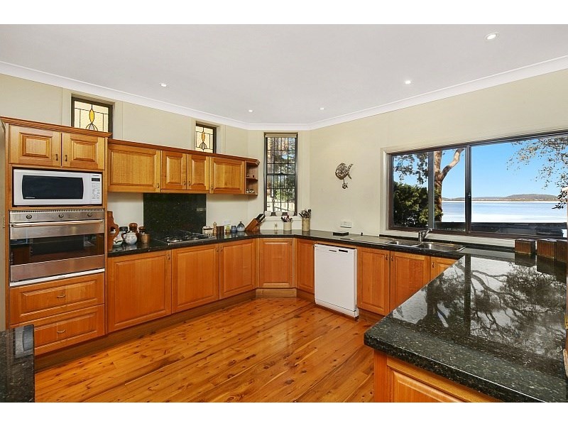 4 Waterview Crescent, Tascott NSW 2250