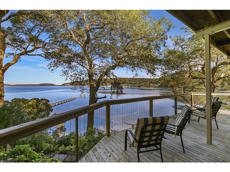 4 Waterview Crescent, Tascott NSW 2250