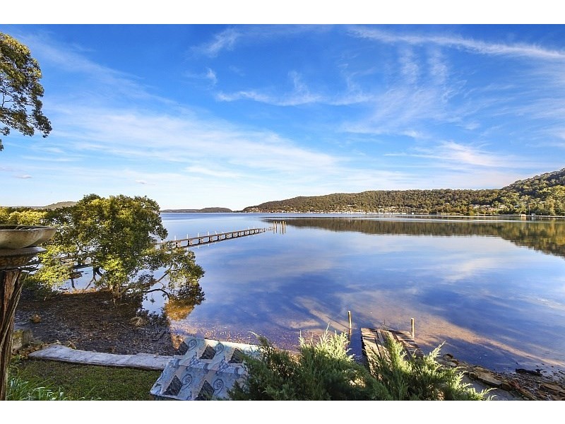 4 Waterview Crescent, Tascott NSW 2250