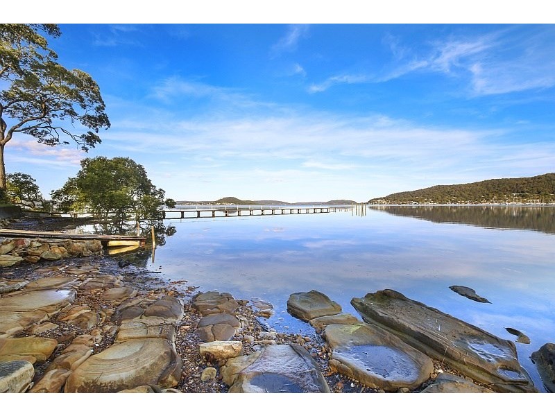 4 Waterview Crescent, Tascott NSW 2250