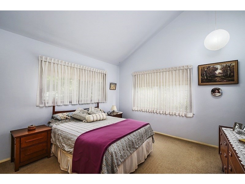 32 Sandstone Crescent, Tascott NSW 2250