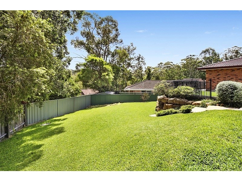 6 Drumalbyn Close, Wyoming NSW 2250