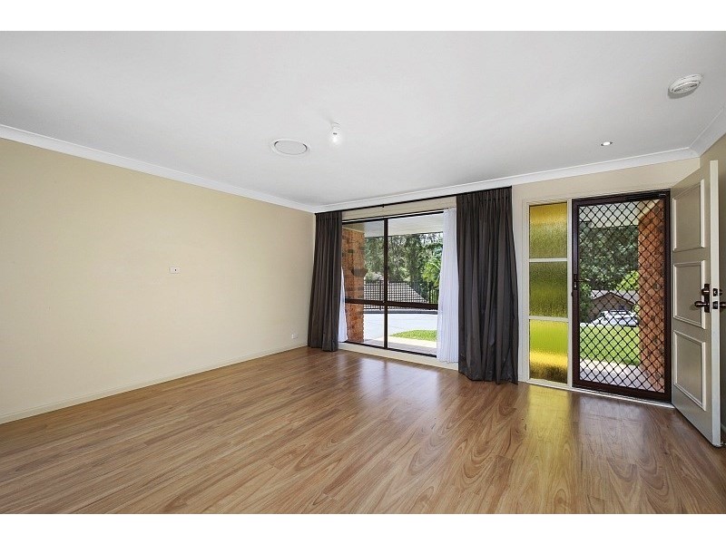 6 Drumalbyn Close, Wyoming NSW 2250