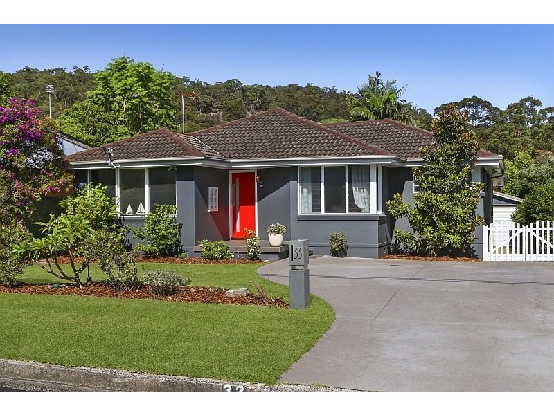 33 Sunshine Drive, Point Clare NSW 2250