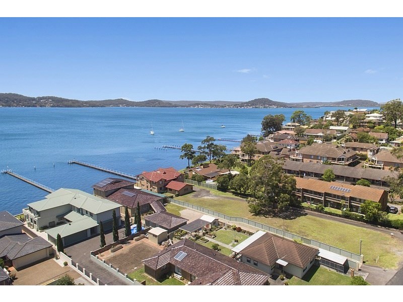 19 Kurrawa Avenue, Point Clare NSW 2250
