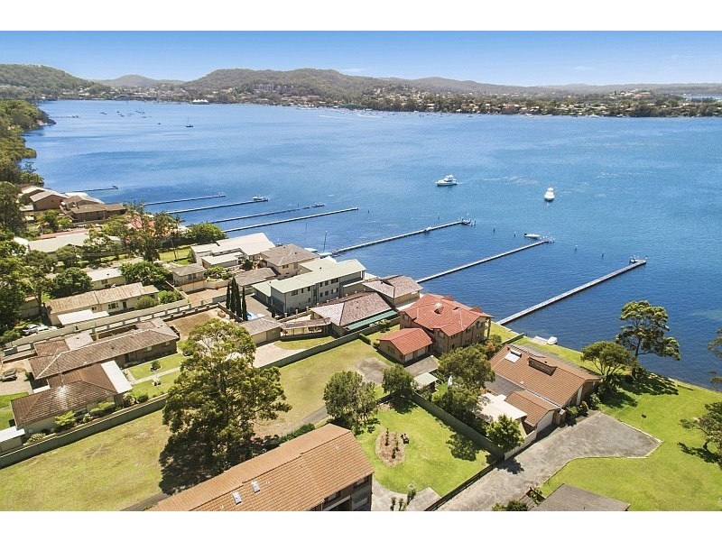 19 Kurrawa Avenue, Point Clare NSW 2250