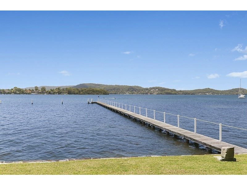 19 Kurrawa Avenue, Point Clare NSW 2250