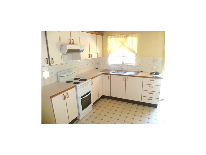 31 Kurrawa Avenue, Point Clare NSW 2250