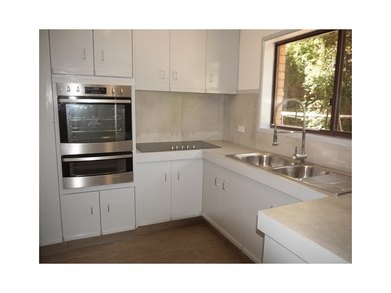4/15 Kurrawa Avenue, Point Clare NSW 2250
