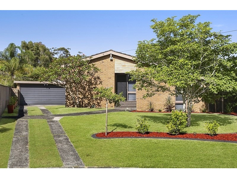 8 Shoreview Close, Point Clare NSW 2250