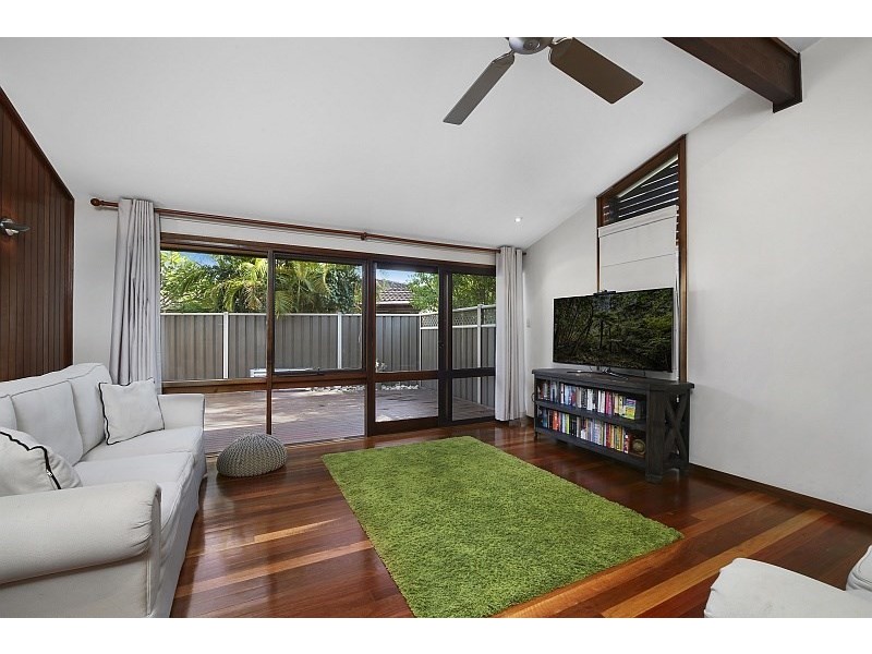 8 Shoreview Close, Point Clare NSW 2250