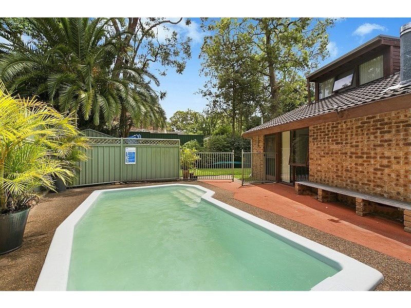 2 Sage Place, Point Clare NSW 2250