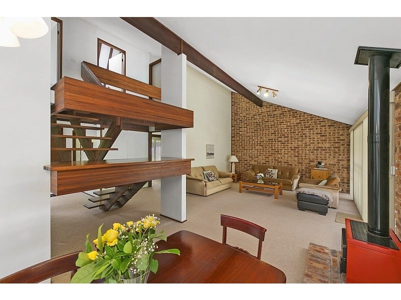 2 Sage Place, Point Clare NSW 2250