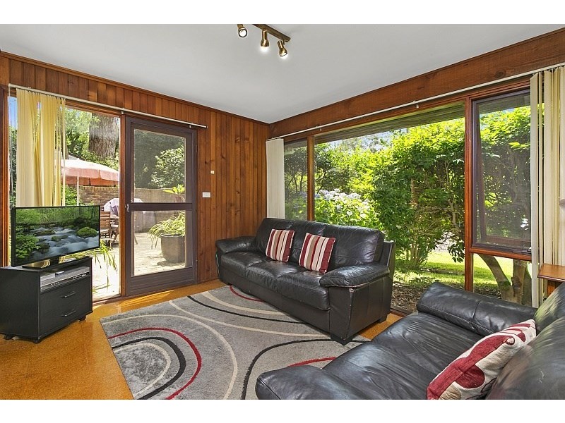 2 Sage Place, Point Clare NSW 2250