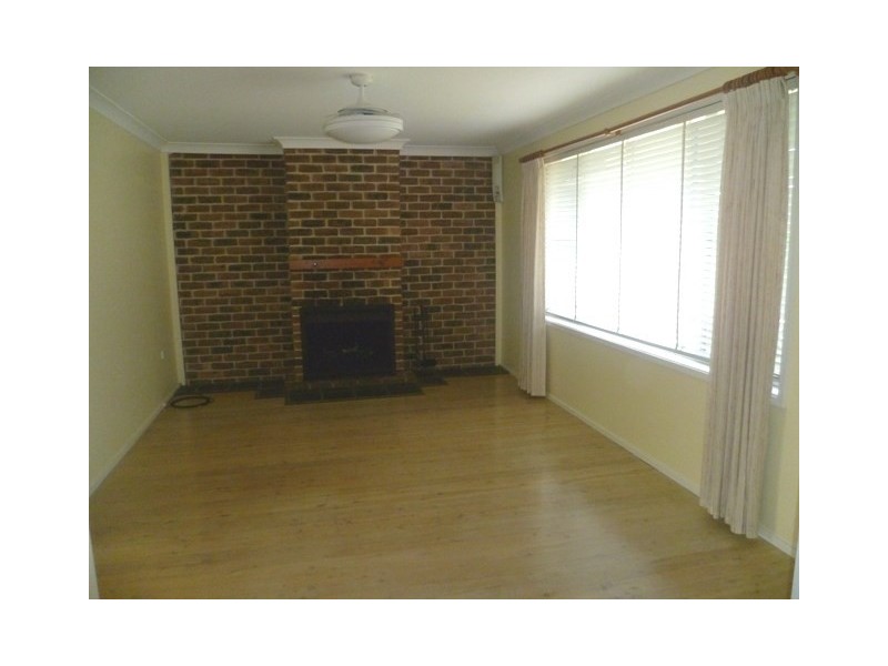 12 Matthews Parade, Point Clare NSW 2250