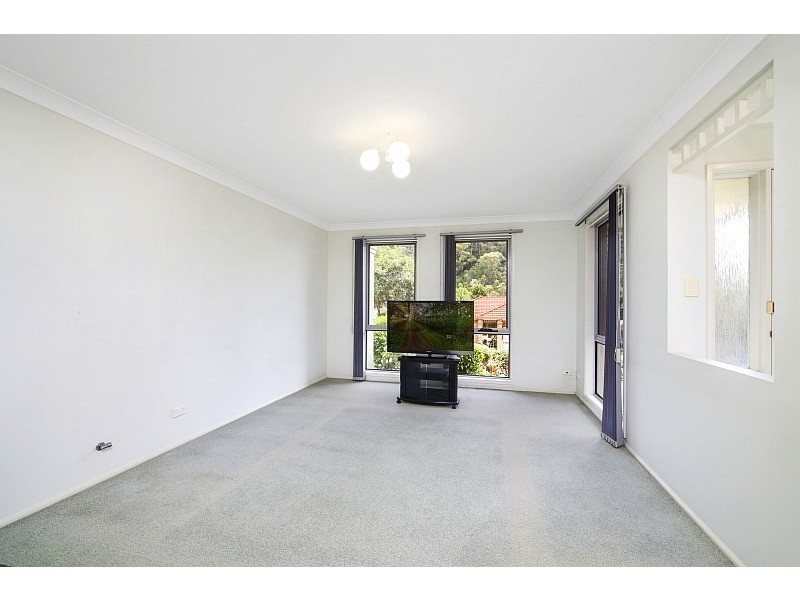 11 Wixstead Close, Point Clare NSW 2250