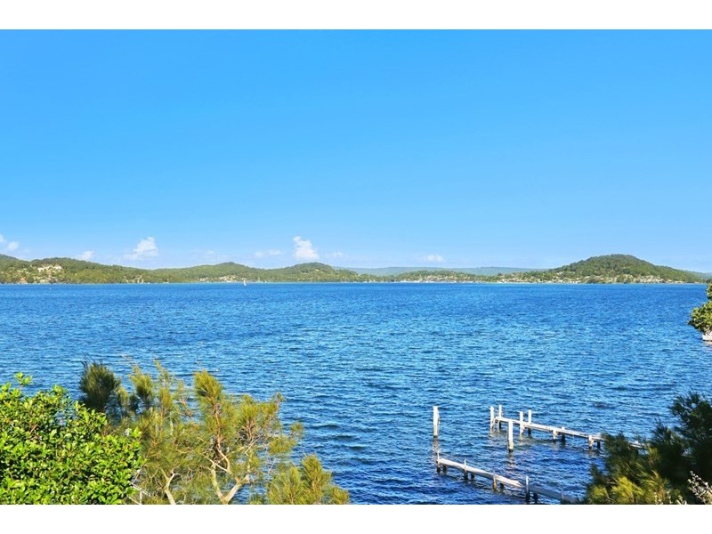21 Alukea Avenue, Point Clare NSW 2250