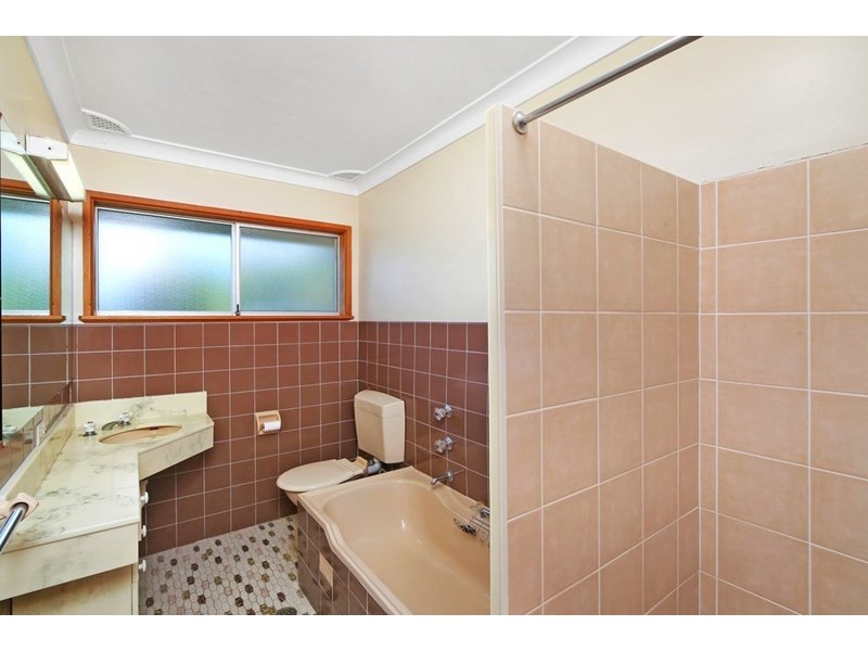 21 Alukea Avenue, Point Clare NSW 2250