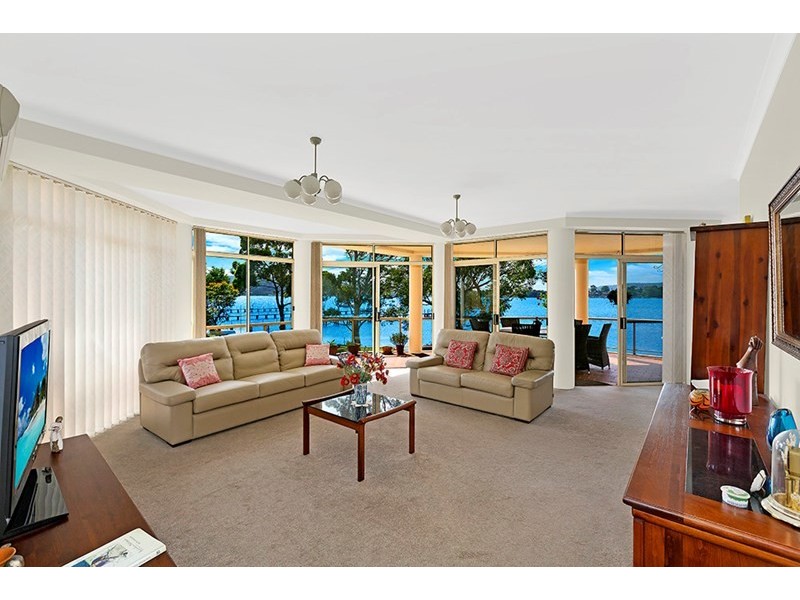 3/9-13 Kurrawa Avenue, Point Clare NSW 2250