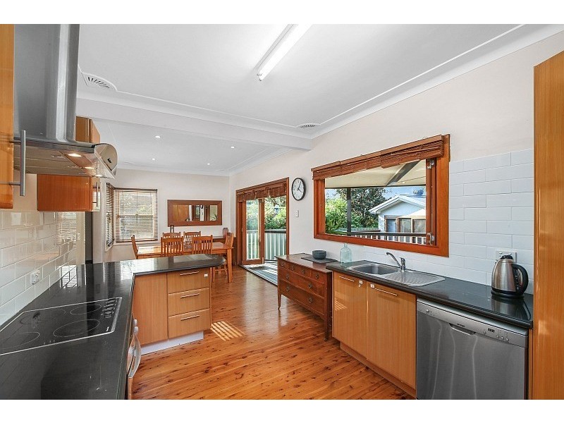 248 Brisbane Water Drive, Point Clare NSW 2250