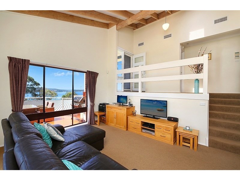 6 Indra Road, Tascott NSW 2250
