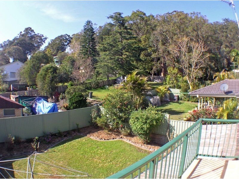 3 Tania Drive, Point Clare NSW 2250